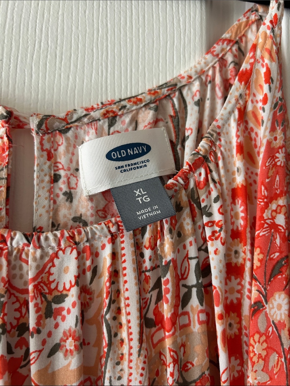 Old Navy Coral and Cream Paisley Maxi Dress - Picture 2 of 4